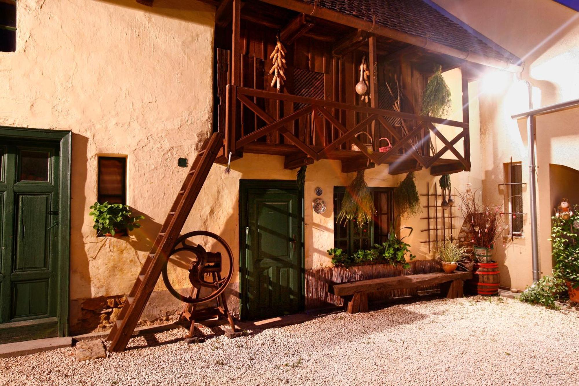 Отель Keszi Panzio Будакеси Экстерьер фото